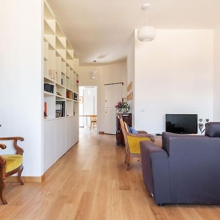 Elegante Bilocale San Calocero Apartamento Milão Exterior foto