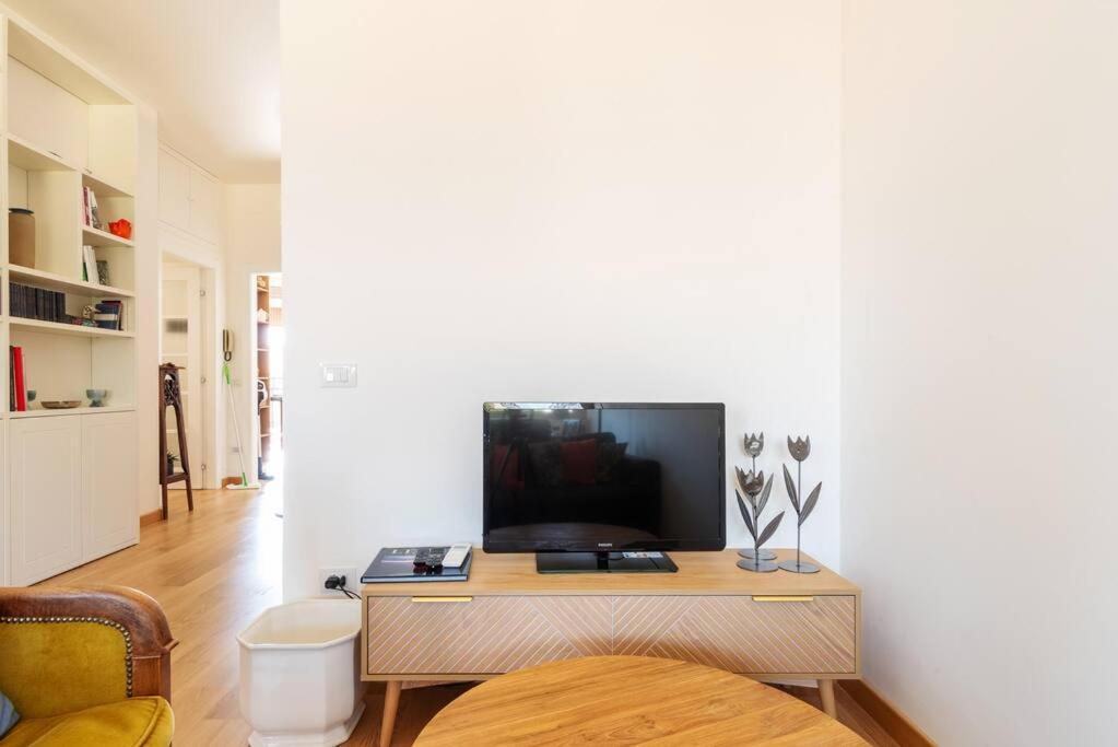 Elegante Bilocale San Calocero Apartamento Milão Exterior foto